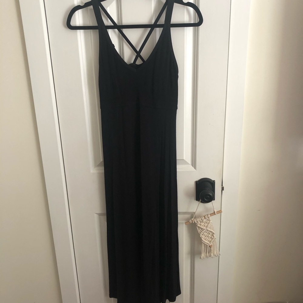 Black Strappy V-Neck Midi  Dress